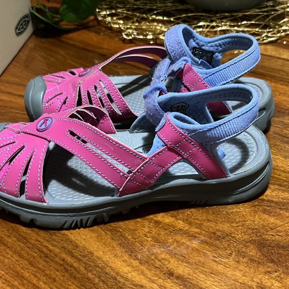Keen Sandals - Picture 2 of 10